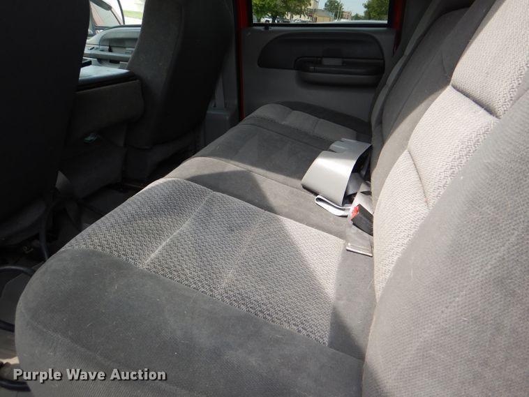 image for item DG4885 2002 Ford F250 Super Duty Crew Cab pickup truck