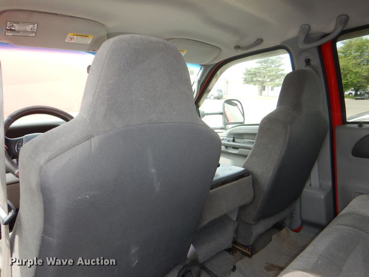 image for item DG4885 2002 Ford F250 Super Duty Crew Cab pickup truck