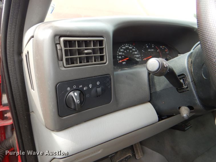 image for item DG4885 2002 Ford F250 Super Duty Crew Cab pickup truck