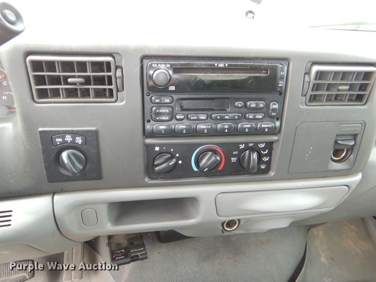 image for item DG4885 2002 Ford F250 Super Duty Crew Cab pickup truck