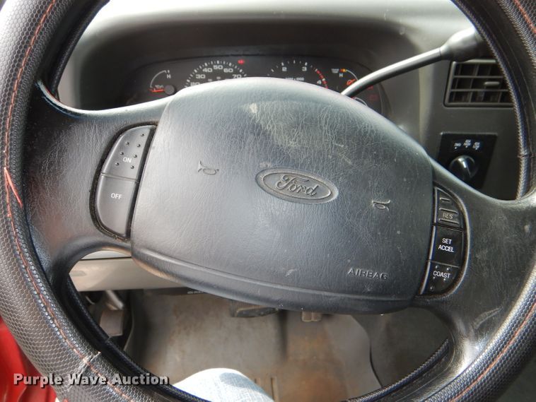 image for item DG4885 2002 Ford F250 Super Duty Crew Cab pickup truck