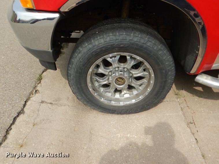 image for item DG4885 2002 Ford F250 Super Duty Crew Cab pickup truck