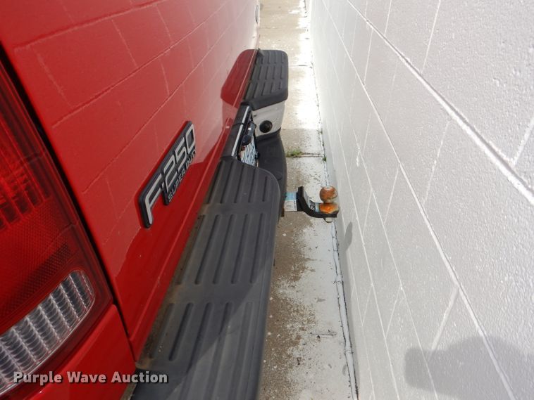 image for item DG4885 2002 Ford F250 Super Duty Crew Cab pickup truck