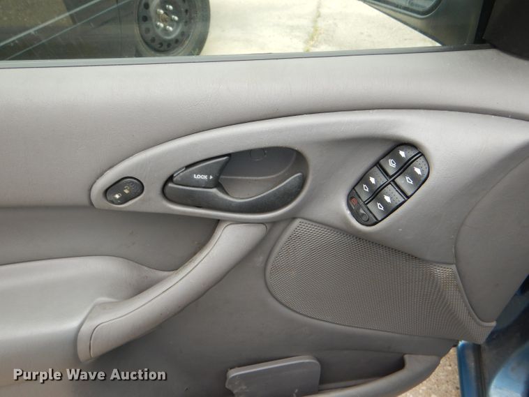 image for item DG4889 2001 Ford Focus SE