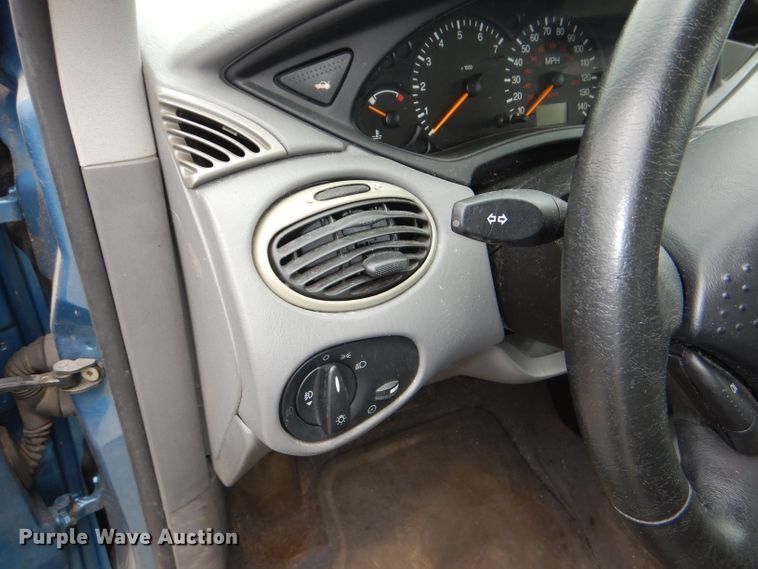 image for item DG4889 2001 Ford Focus SE