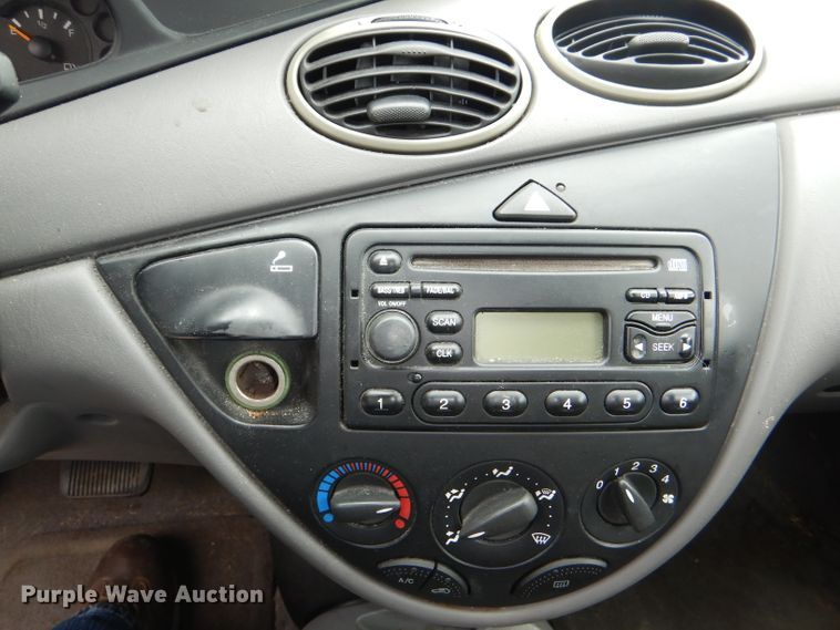 image for item DG4889 2001 Ford Focus SE