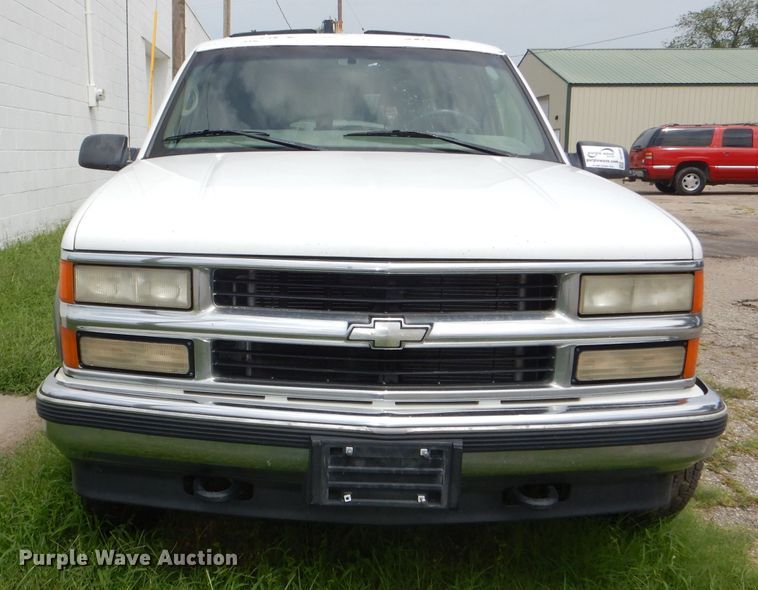 image for item DG4892 1997 Chevrolet Suburban 1500 LT SUV