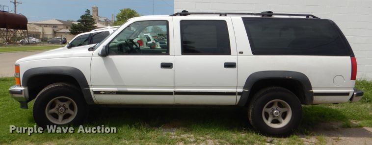 image for item DG4892 1997 Chevrolet Suburban 1500 LT SUV