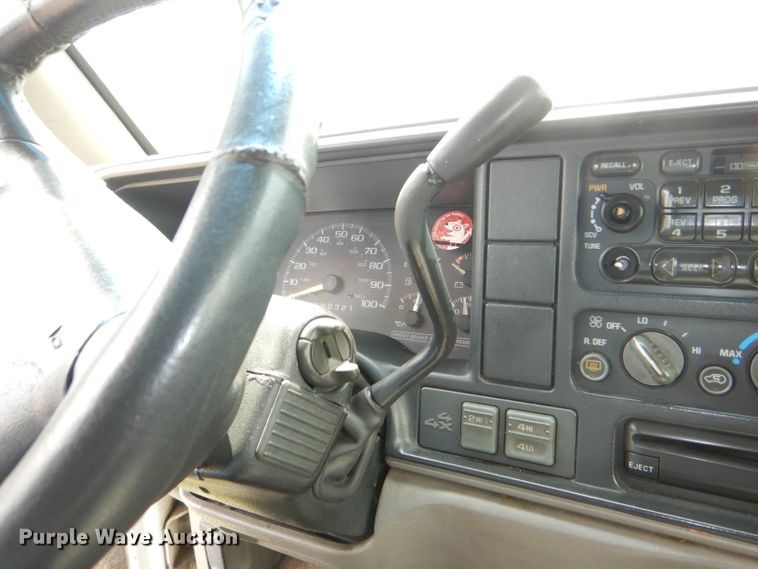 image for item DG4892 1997 Chevrolet Suburban 1500 LT SUV