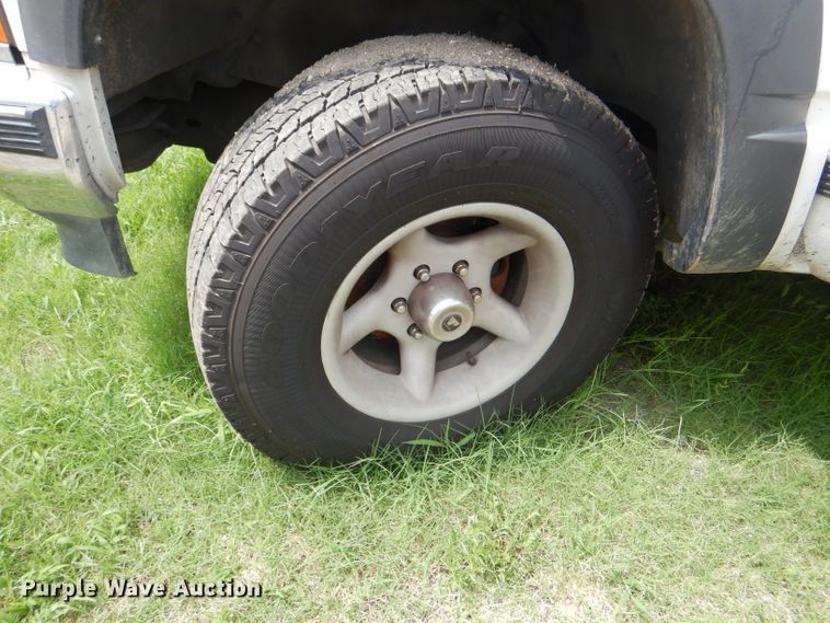 image for item DG4892 1997 Chevrolet Suburban 1500 LT SUV