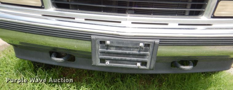 image for item DG4892 1997 Chevrolet Suburban 1500 LT SUV