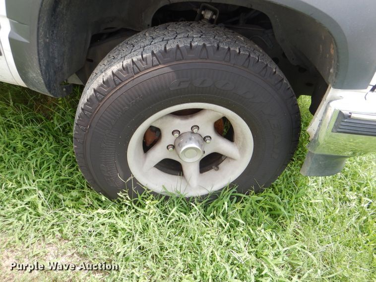 image for item DG4892 1997 Chevrolet Suburban 1500 LT SUV