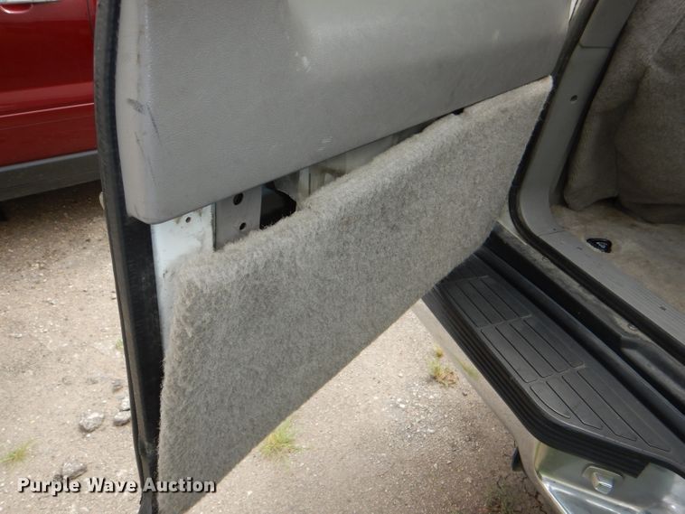 image for item DG4892 1997 Chevrolet Suburban 1500 LT SUV