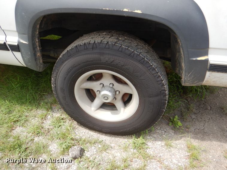 image for item DG4892 1997 Chevrolet Suburban 1500 LT SUV