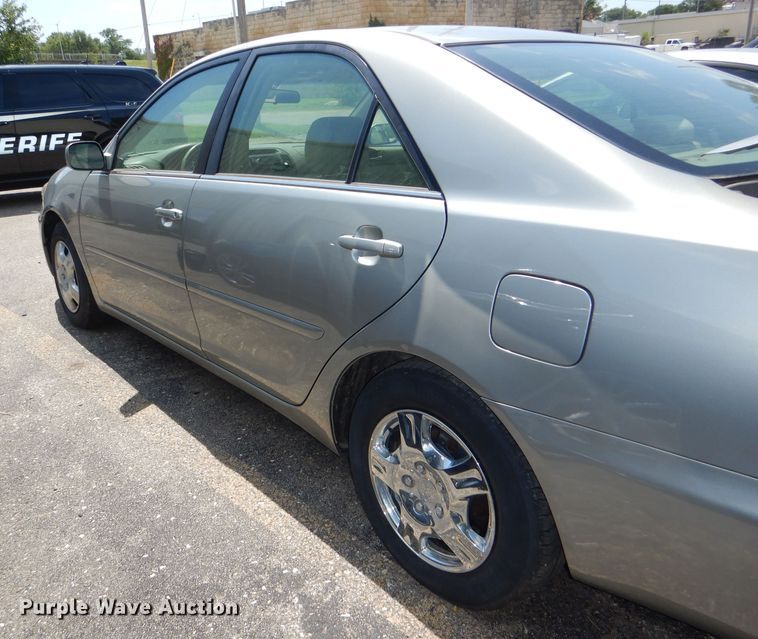 image for item DG4896 2005 Toyota Camry LE