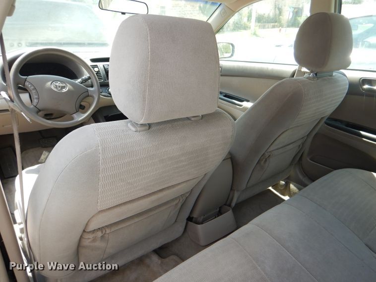 image for item DG4896 2005 Toyota Camry LE