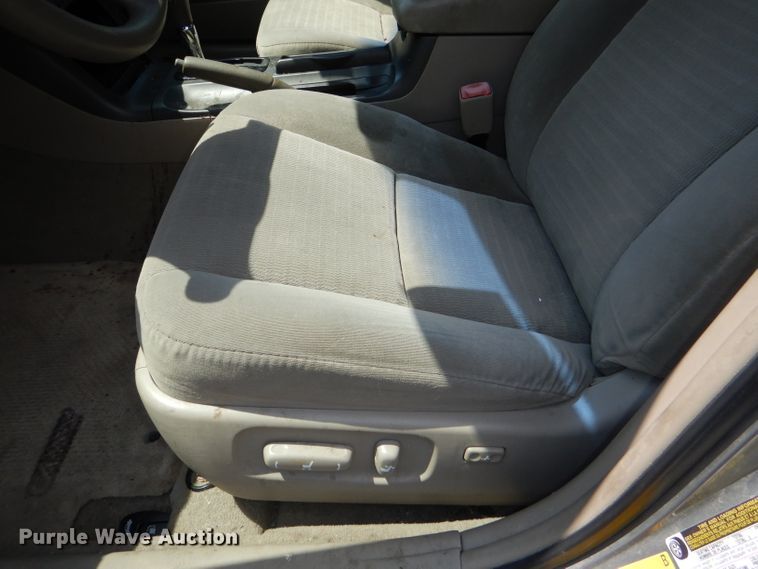 image for item DG4896 2005 Toyota Camry LE