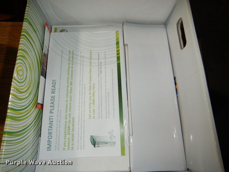 image for item FN9051 Xbox 360 Pro gaming system