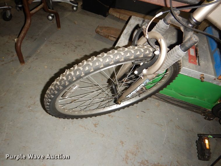 image for item FN9057 (2) bicycles