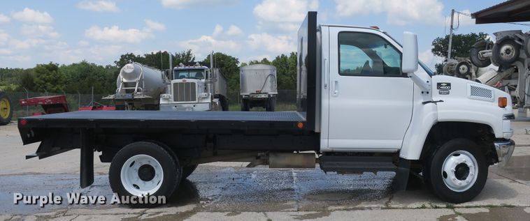 image for item DB10246 2006 Chevrolet C4500 flatbed truck