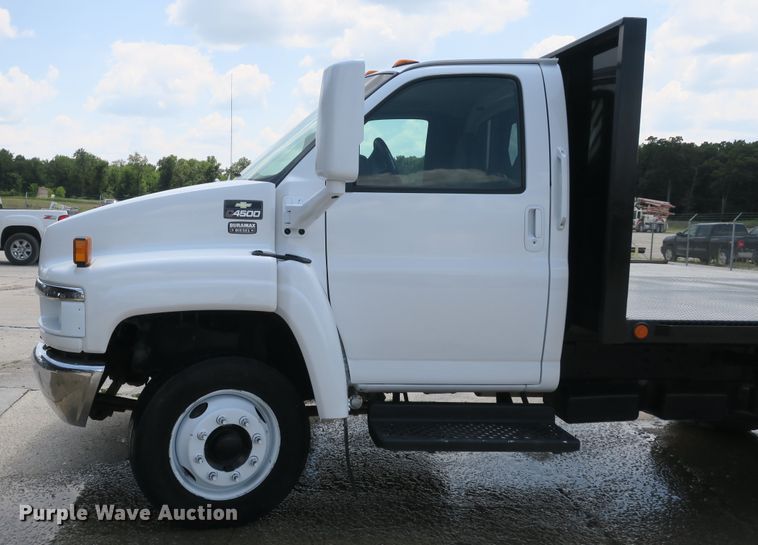image for item DB10246 2006 Chevrolet C4500 flatbed truck