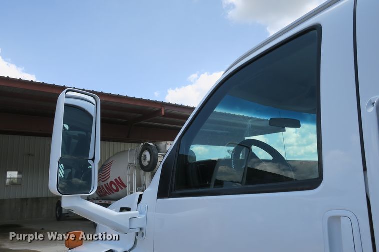 image for item DB10246 2006 Chevrolet C4500 flatbed truck