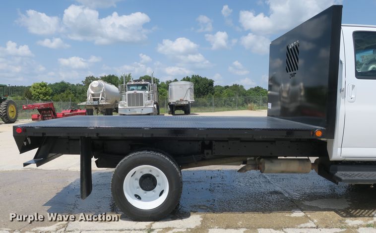 image for item DB10246 2006 Chevrolet C4500 flatbed truck