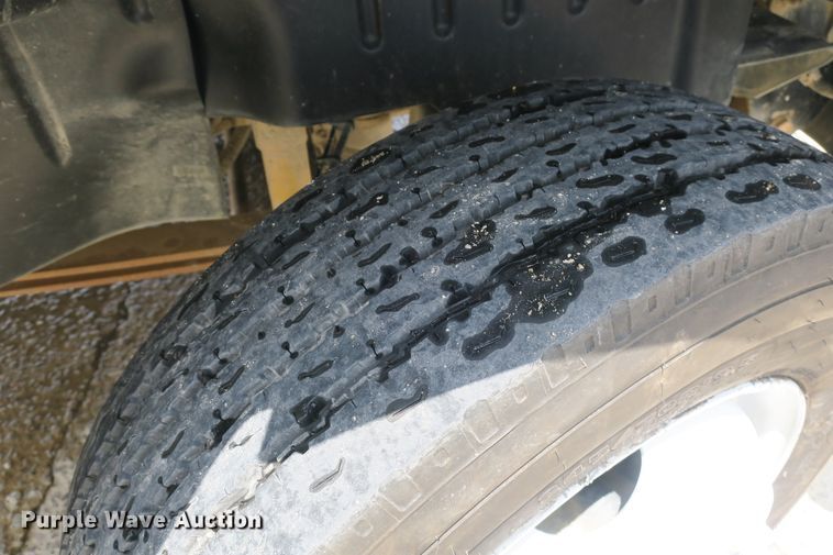 image for item DB10246 2006 Chevrolet C4500 flatbed truck