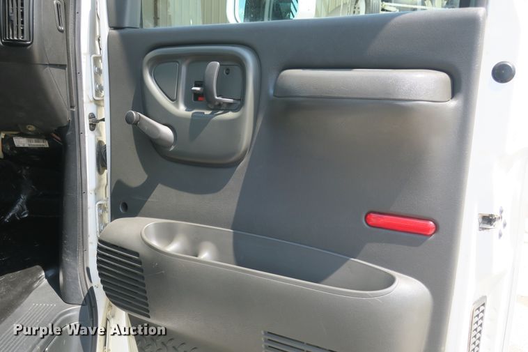 image for item DB10246 2006 Chevrolet C4500 flatbed truck