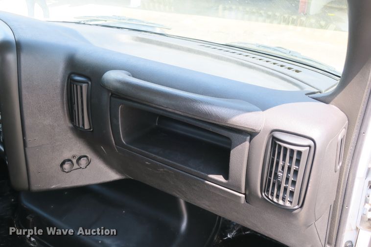 image for item DB10246 2006 Chevrolet C4500 flatbed truck