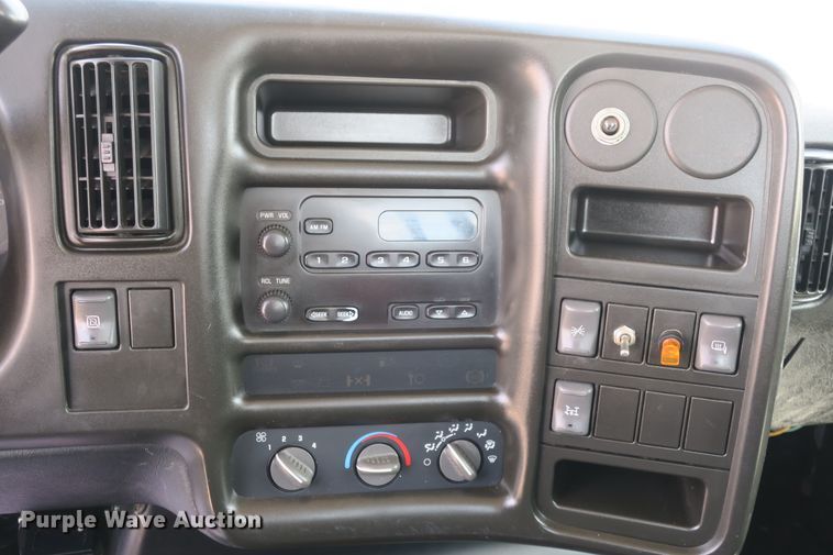 image for item DB10246 2006 Chevrolet C4500 flatbed truck