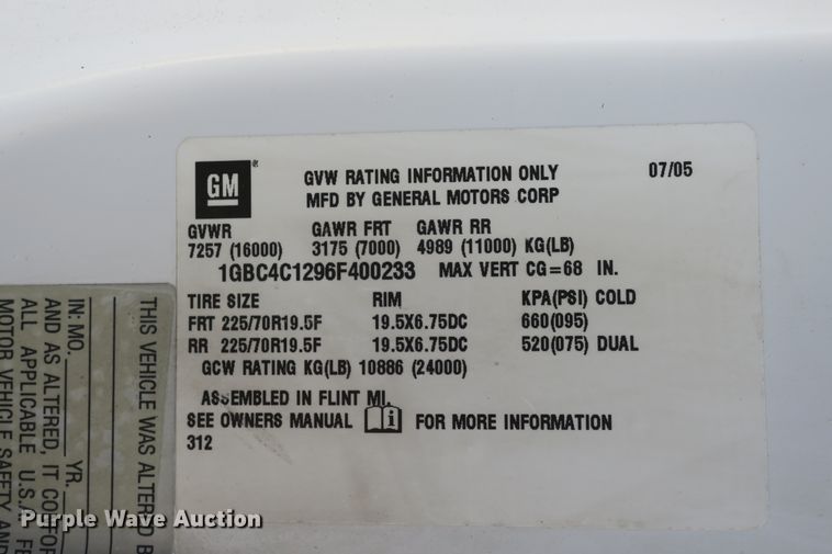 image for item DB10246 2006 Chevrolet C4500 flatbed truck