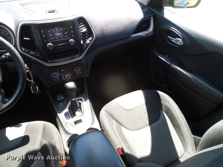 image for item DC5057 2014 Jeep Cherokee Sport SUV