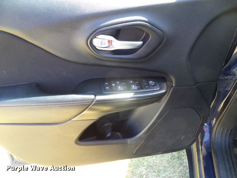 image for item DC5057 2014 Jeep Cherokee Sport SUV