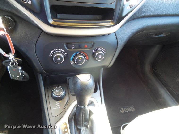 image for item DC5057 2014 Jeep Cherokee Sport SUV