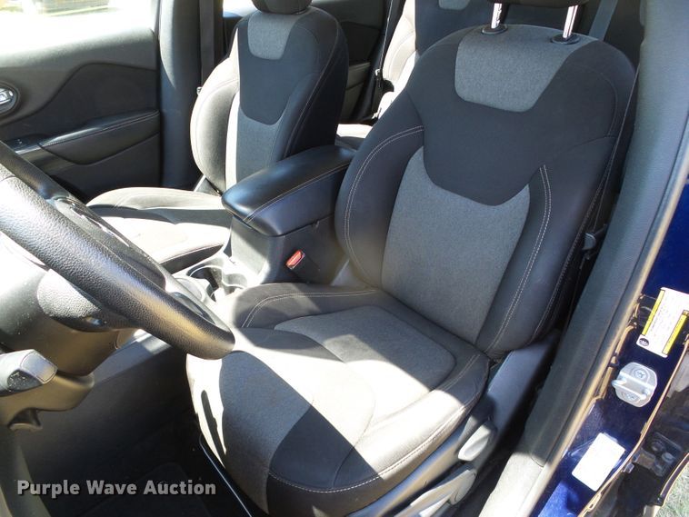 image for item DC5057 2014 Jeep Cherokee Sport SUV