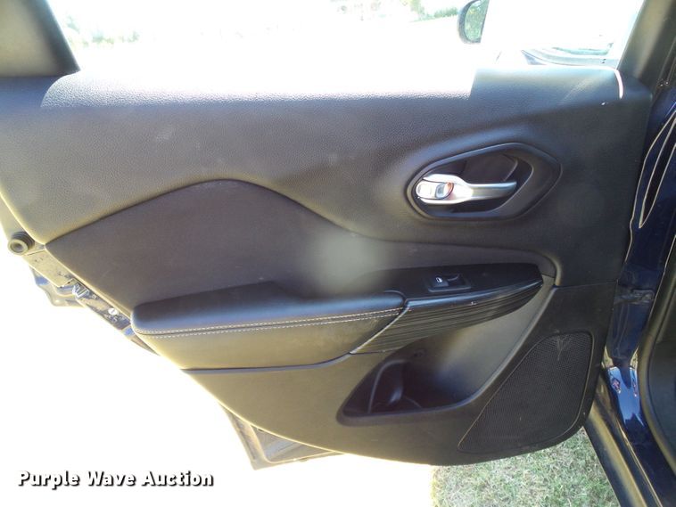 image for item DC5057 2014 Jeep Cherokee Sport SUV