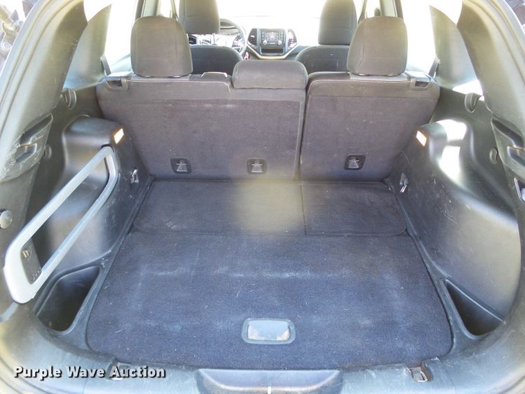 image for item DC5057 2014 Jeep Cherokee Sport SUV