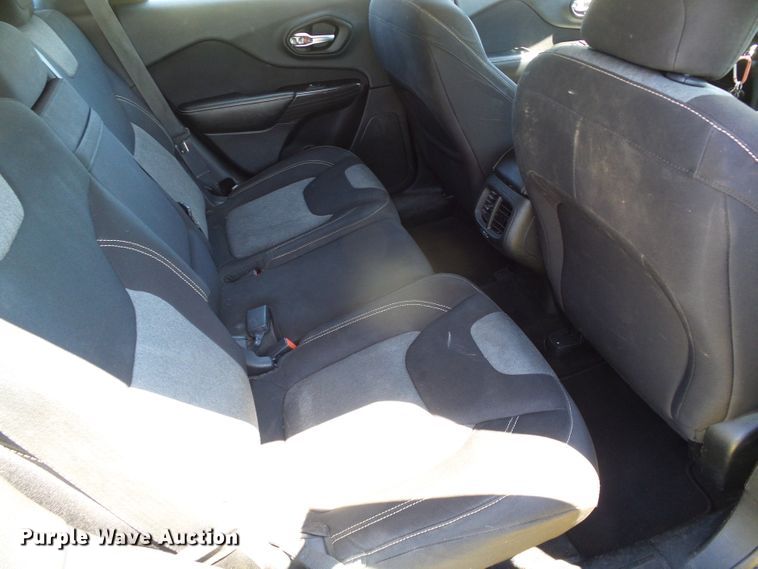 image for item DC5057 2014 Jeep Cherokee Sport SUV