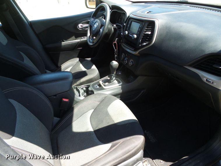 image for item DC5057 2014 Jeep Cherokee Sport SUV