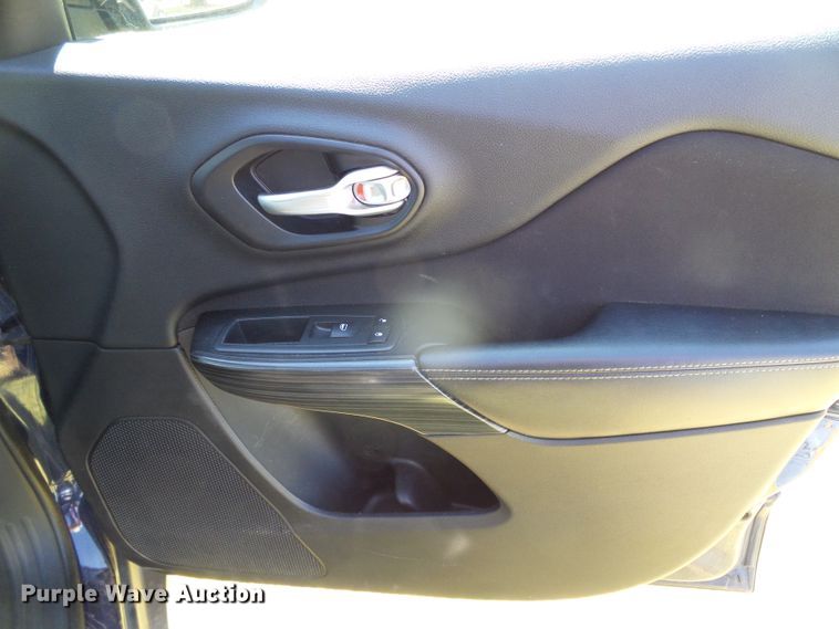 image for item DC5057 2014 Jeep Cherokee Sport SUV