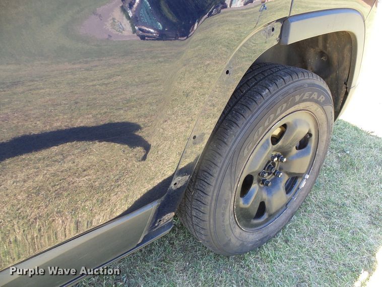 image for item DC5057 2014 Jeep Cherokee Sport SUV