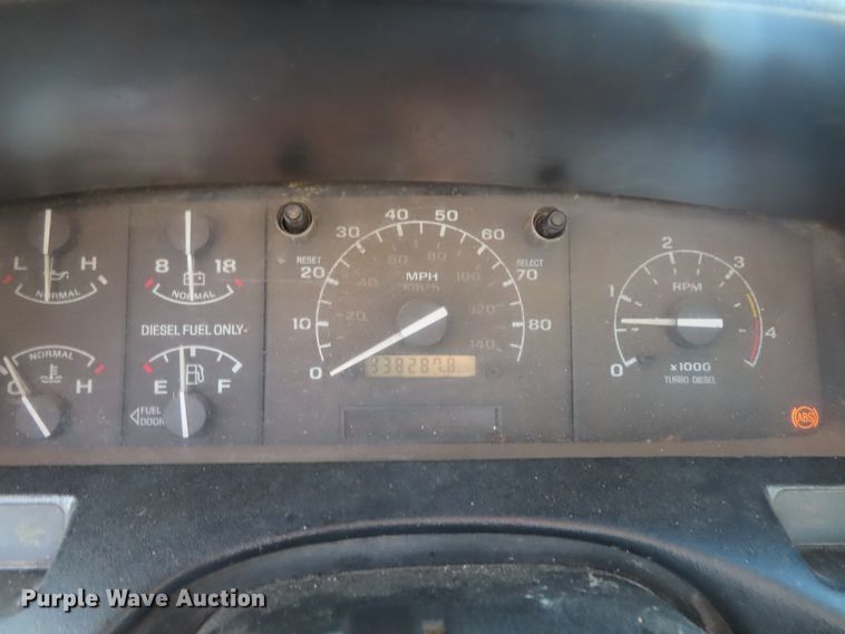 image for item DD6396 1997 Ford F350 flatbed pickup truck