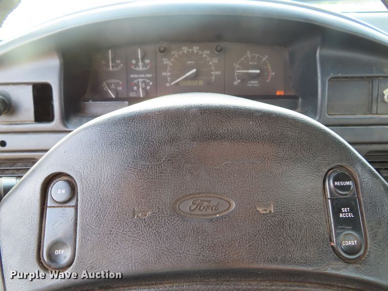 image for item DD6396 1997 Ford F350 flatbed pickup truck