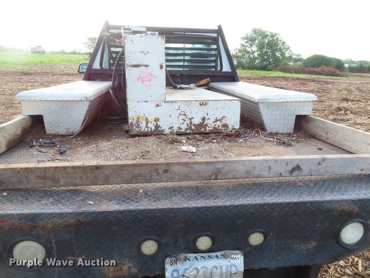 image for item DD6396 1997 Ford F350 flatbed pickup truck