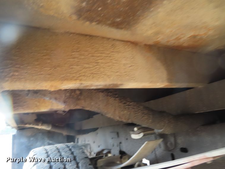 image for item DD6396 1997 Ford F350 flatbed pickup truck