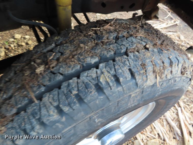 image for item DD6396 1997 Ford F350 flatbed pickup truck