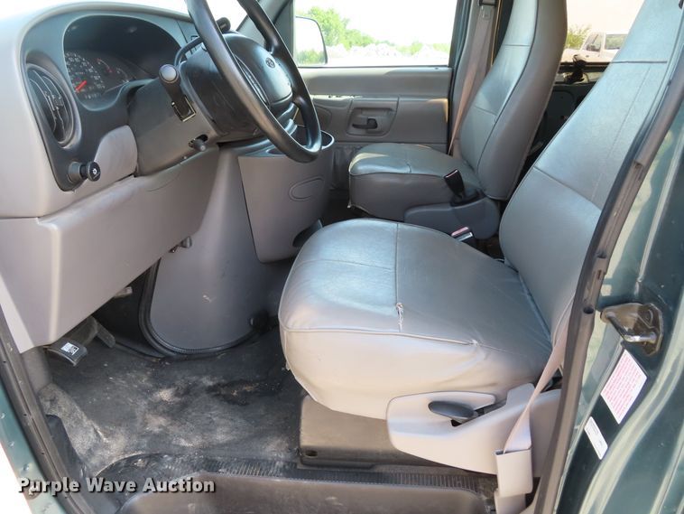 image for item DD6401 1997 Ford Club Wagon van