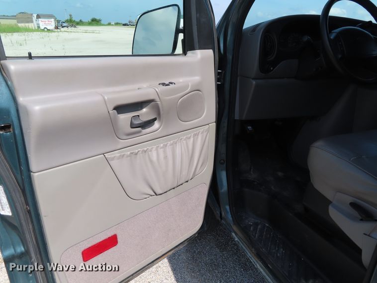 image for item DD6401 1997 Ford Club Wagon van