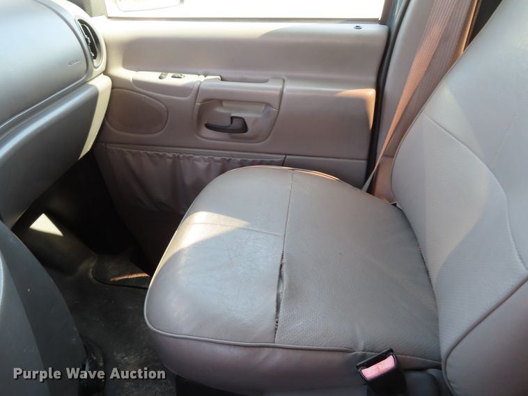 image for item DD6401 1997 Ford Club Wagon van